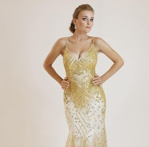 NWT Sherri Hill Elegant Gold Sequin Evening Gown, size 6, open back